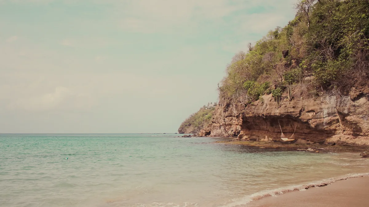 Saint Lucia - Smugglers Cove Beach