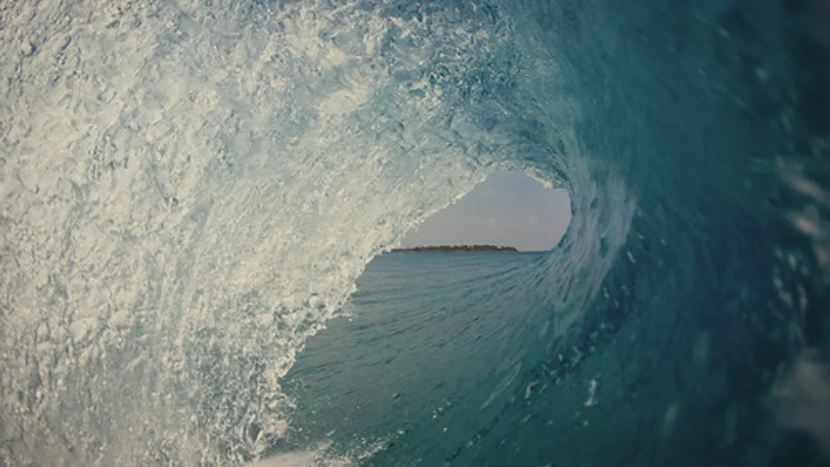 sunova-surfboards-bert-burger-photography-lifestyle-travel-landscape-maldives-wave